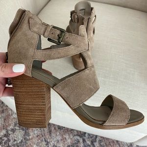 Hinge Cora Block Heel